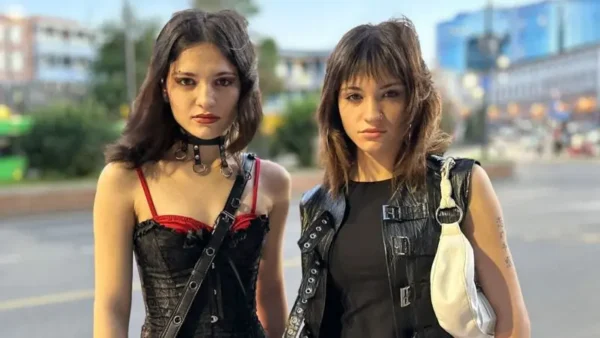 Gêmeas Separadas no Nascimento e Reencontro Através do TikTok