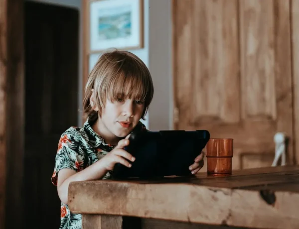 "Criança do Tablet" Estratégias para o Uso Equilibrado