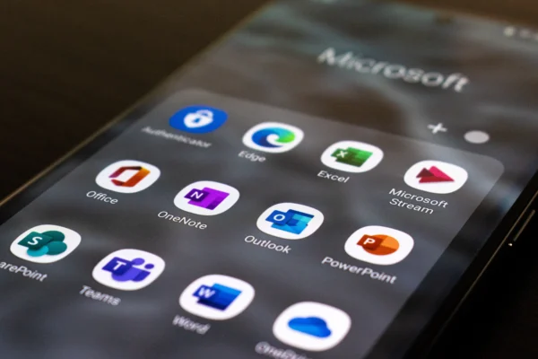 Empresas Mais Valiosas do Mundo: Microsoft Desbanca Apple e Lidera em 2024